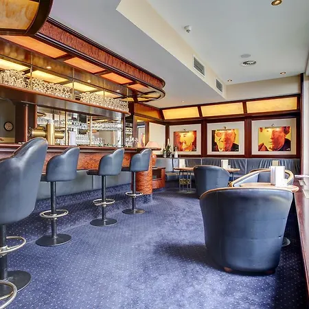 酒店 Park By Centro 4*